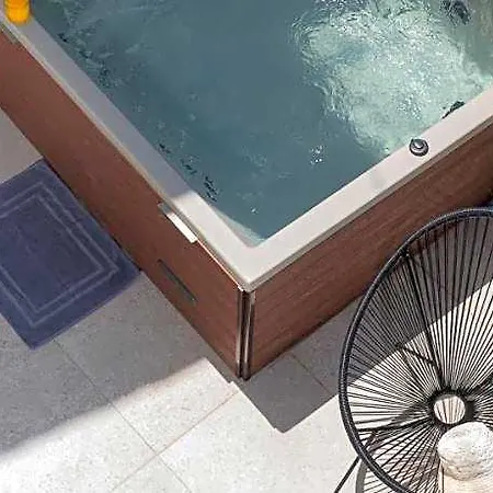 فندق Anny Residences & 2*